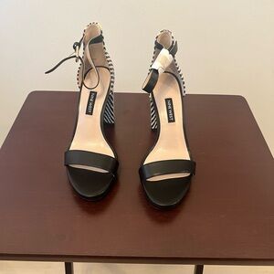 Nine West NW Dempsey Leather/Textile Black and White Striped Block Heels
Size 7
